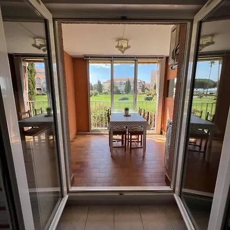 Vue Mer, Pieds Dans L'eau Apartment *